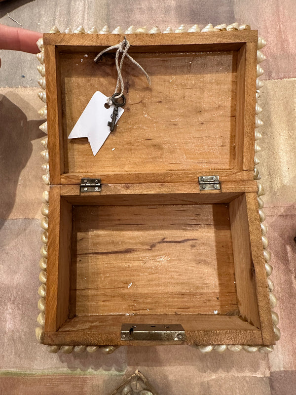 Antq Sailor's Valentine Shell Box with Key