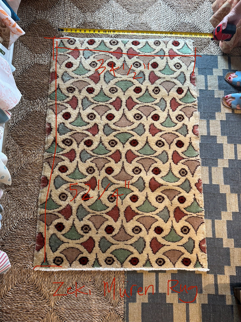 Zeki Müren Rug
